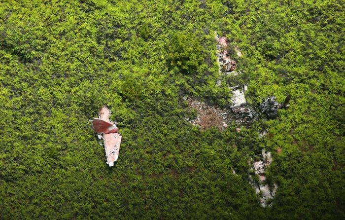 Traces of World War II Scattered Throughout The Pacific Islands (34 pics)