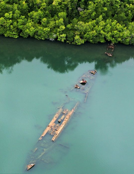 Traces of World War II Scattered Throughout The Pacific Islands (34 pics)