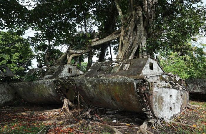 Traces of World War II Scattered Throughout The Pacific Islands (34 pics)