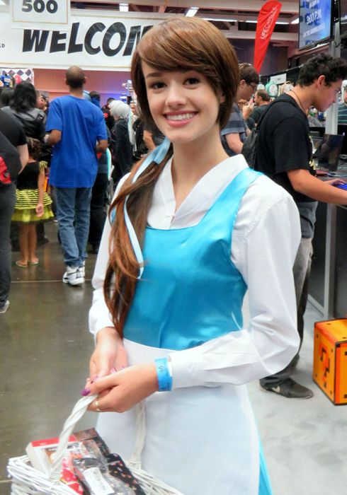 Beautiful Girls Who Are Definitely Doing Cosplay Properly (24 pics)