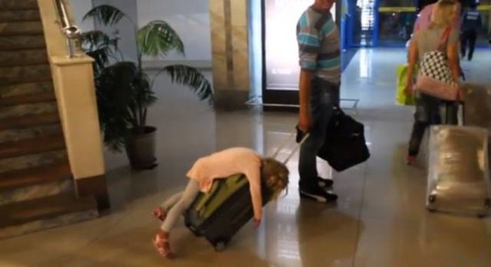 Kids Will Sleep Just About Anywhere When They're Ready To Nap (20 pics)