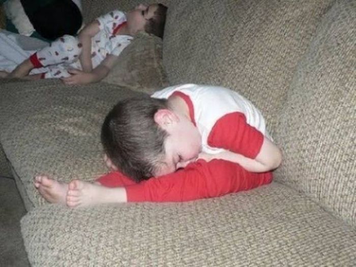 Kids Will Sleep Just About Anywhere When They're Ready To Nap (20 pics)