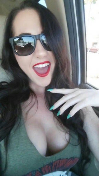 Gorgeous Busty Girls Are A Mouthwatering Sight (59 pics)