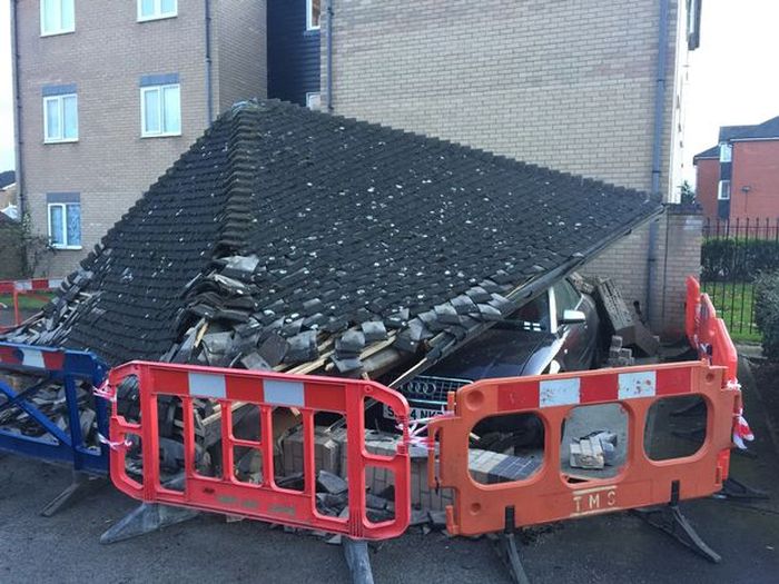 Binmen Destroy Man's Audi After Making A Careless Mistake (4 pics)