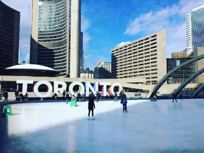 Things That Were Only Ever Meant To Happen In Canada (47 pics)