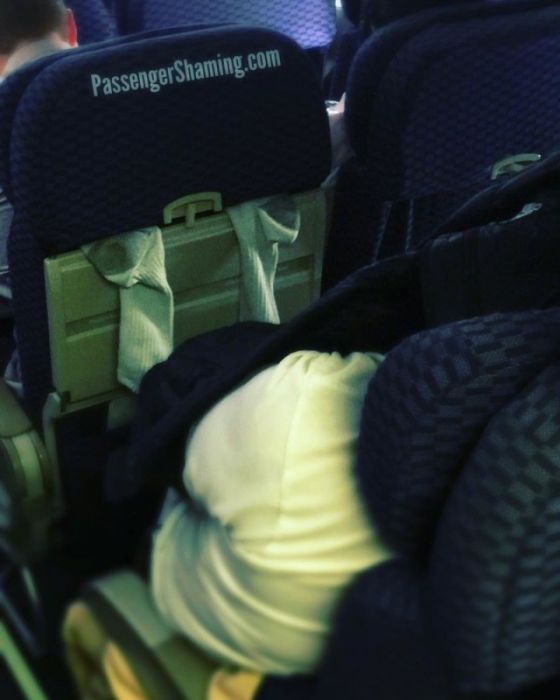Shameless Passengers Who Made Flights Unbearable For Everyone Else (24 pics)