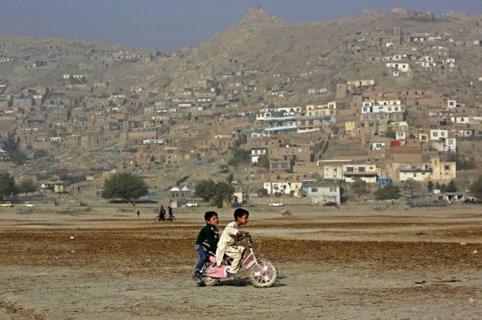 A Look At The Life And Times Of People In Afghanistan (25 pics)