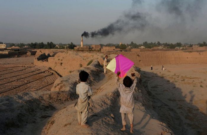 A Look At The Life And Times Of People In Afghanistan (25 pics)