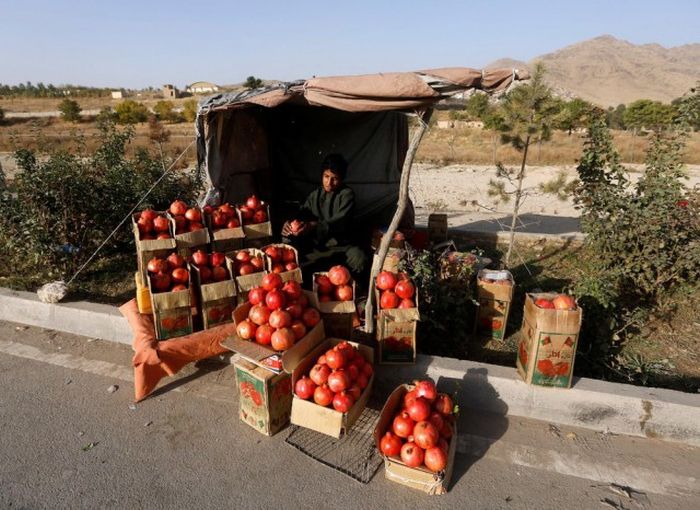 A Look At The Life And Times Of People In Afghanistan (25 pics)
