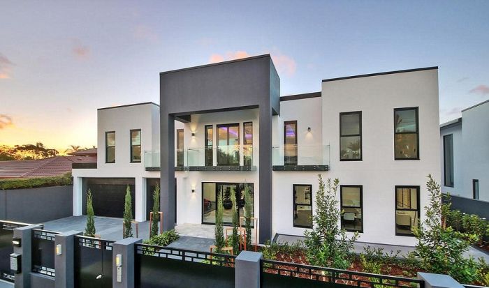 This Might Just Be The Flashiest Bachelor Pad Ever (4 pics)