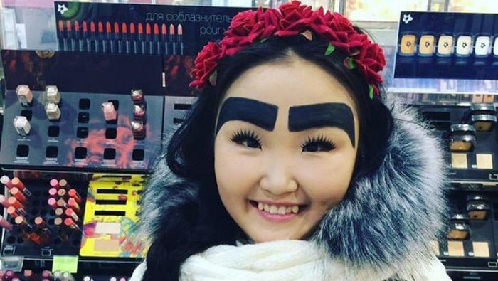Yakutia Girl Goes Viral (5 pics)