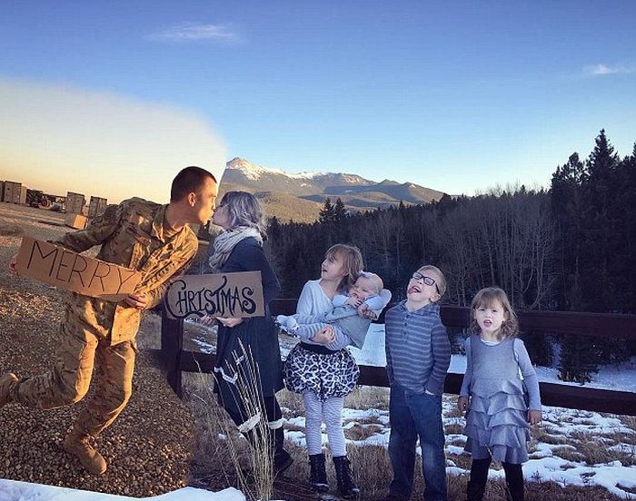 This Military Family Christmas Card Will Melt Your Heart (3 pics)