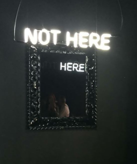 Interesting Mirror Reflections With Dual Messages (5 pics)