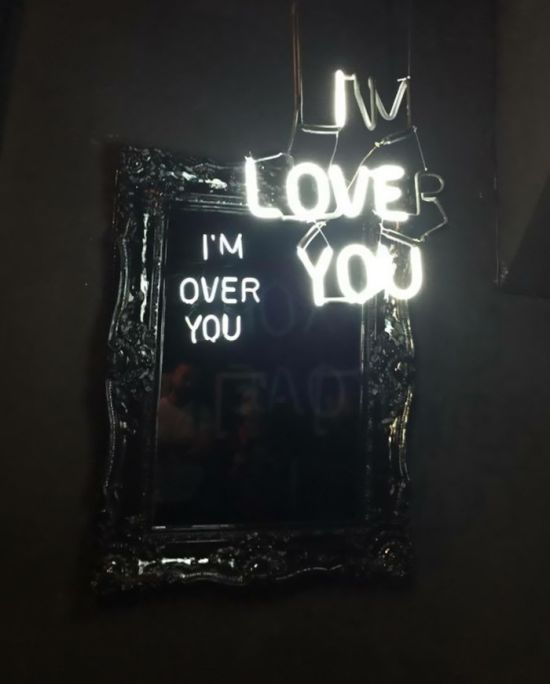 Interesting Mirror Reflections With Dual Messages (5 pics)