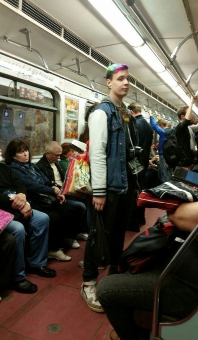 You Can See Some Strange Things While Riding The Subway In Russia (32 pics)