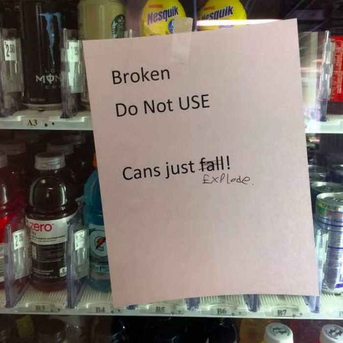 20 Vending Machine Malfunctions That Ruined Someone's Day (20 pics)