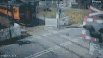 Close Call Gifs That Will Make You Gasp (20 gifs)