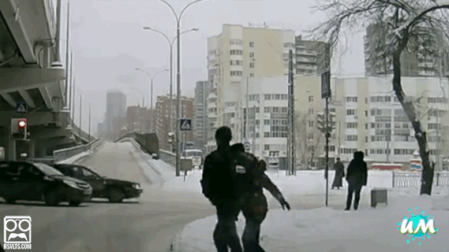 Close Call Gifs That Will Make You Gasp (20 gifs)