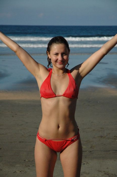 Photos Of Girls In Bikinis That Will Make You Happy (37 pics)