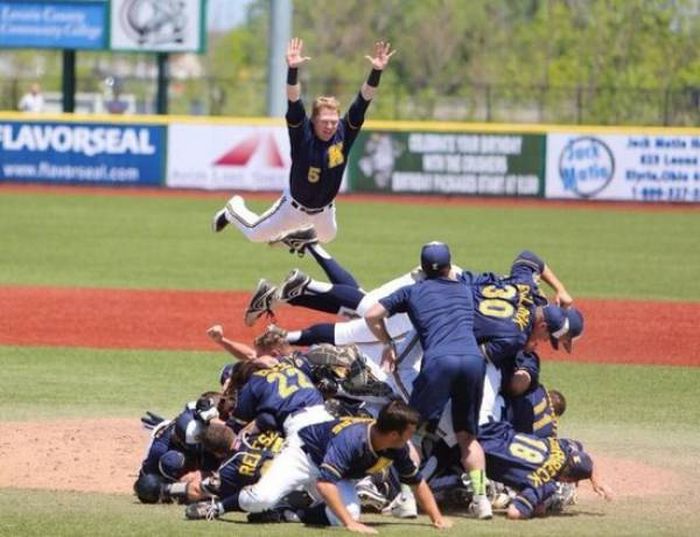 Sometimes The Camera Captures Photos At The Perfect Moment (45 pics)