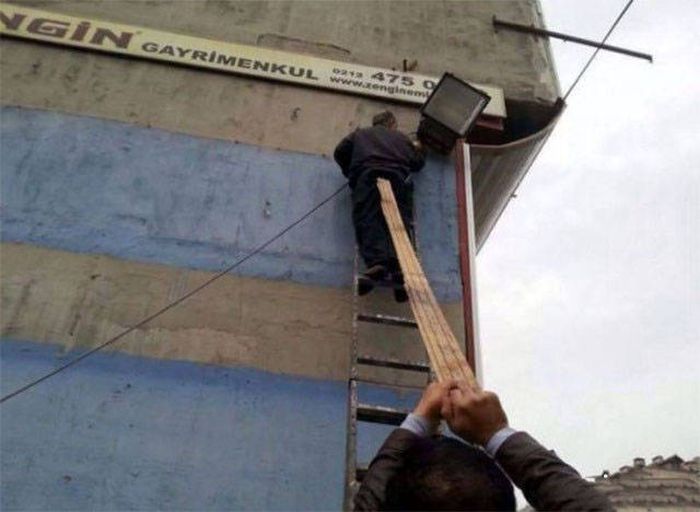Darwin Awards Definitely Need To Be Given To These People (50 pics)