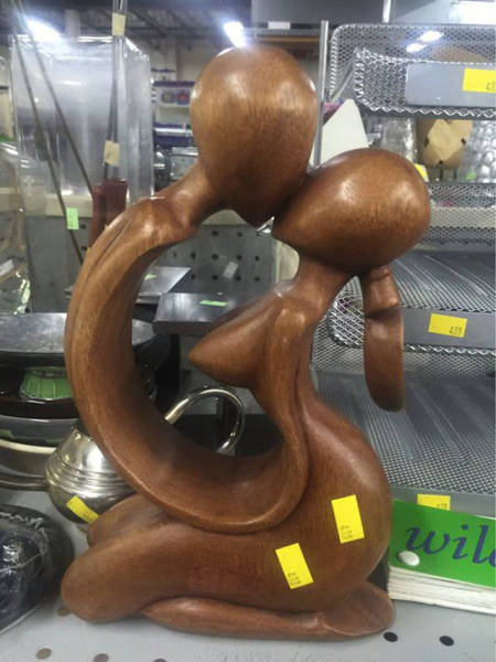 Thrift Shop Discoveries That Will Melt Your Brain (41 pics)