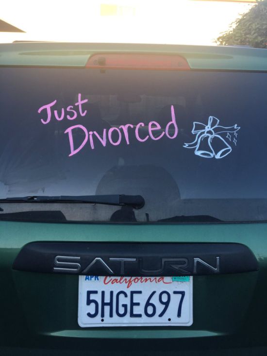 Parents Make Their Split Less Awkward By Throwing A Divorce Party (6 pics)