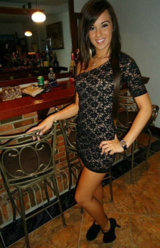 Women In Tight Dresses Are A Dream Come True (40 pics)