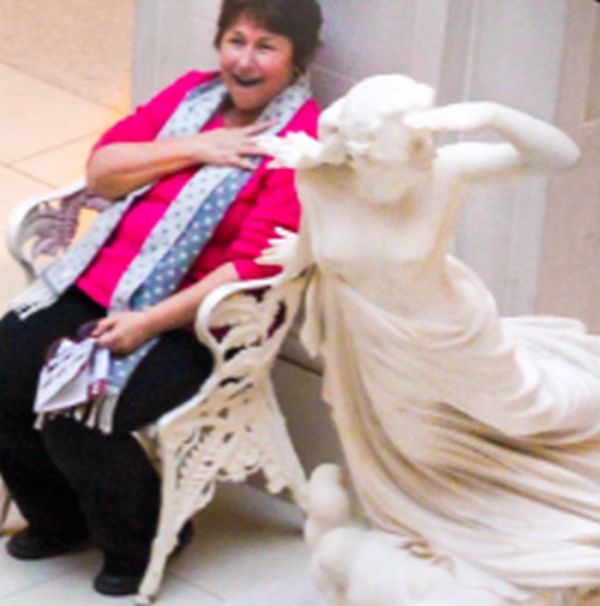 Bystander Has An Awesome Reaction To Watching Two Women Get Engaged (2 pics)
