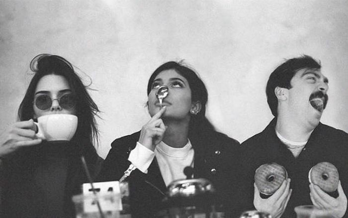Guy Photoshops Himself Into Hilarious Photos With Kendall Jenner (60 pics)