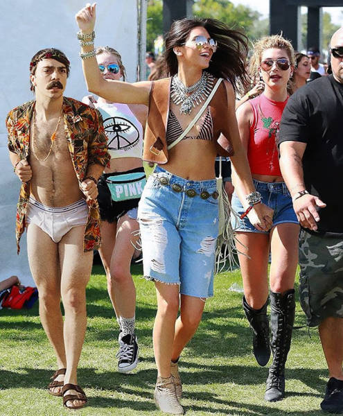 Guy Photoshops Himself Into Hilarious Photos With Kendall Jenner (60 pics)