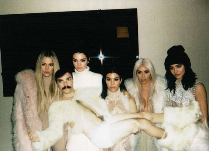 Guy Photoshops Himself Into Hilarious Photos With Kendall Jenner (60 pics)