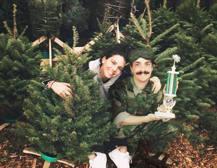 Guy Photoshops Himself Into Hilarious Photos With Kendall Jenner (60 pics)