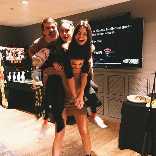 Guy Photoshops Himself Into Hilarious Photos With Kendall Jenner (60 pics)