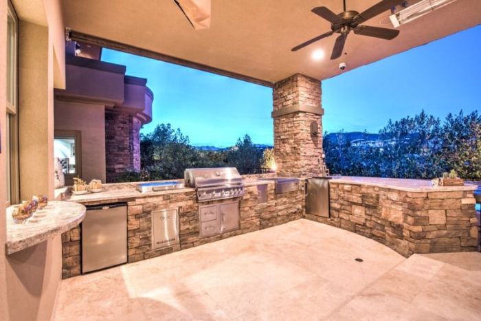 Dan Bilzerian's Las Vegas Bachelor Pad Is Now On The Market (28 pics)