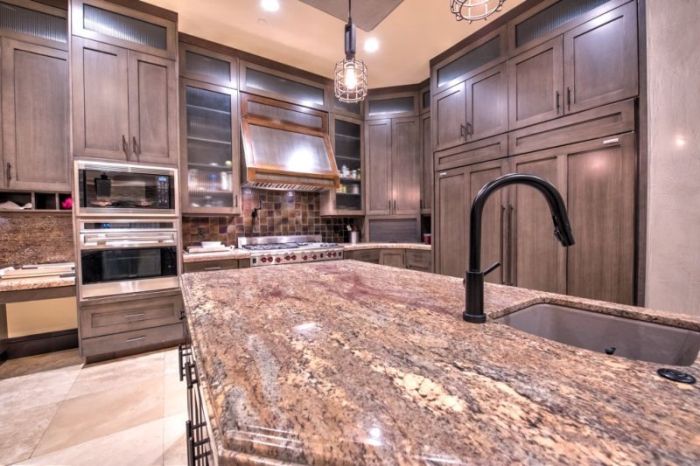 Dan Bilzerian's Las Vegas Bachelor Pad Is Now On The Market (28 pics)