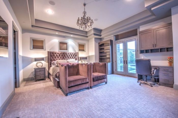 Dan Bilzerian's Las Vegas Bachelor Pad Is Now On The Market (28 pics)