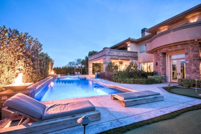 Dan Bilzerian's Las Vegas Bachelor Pad Is Now On The Market (28 pics)
