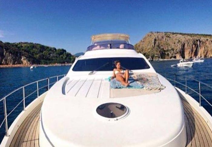 These Greek Kids Love To Spend The Family Fortune (29 pics)