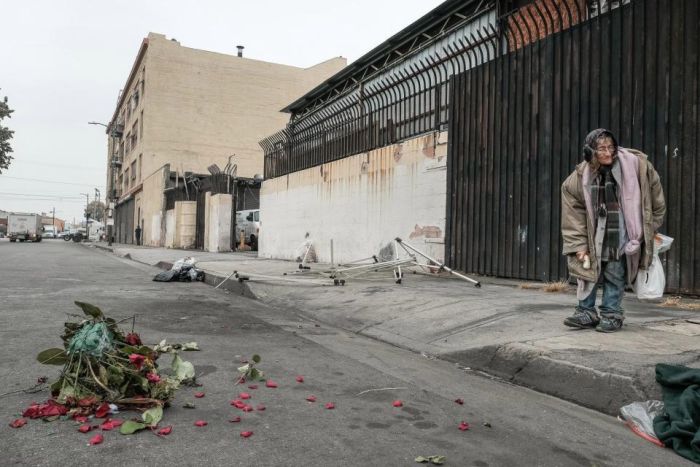 Christmas In The Ghettos Of Los Angeles (19 pics)