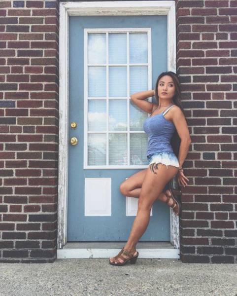 Sometimes Sexy Short Shorts Just Aren't Short Enough (34 pics)