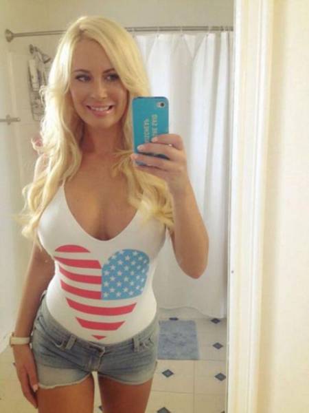 Sometimes Sexy Short Shorts Just Aren't Short Enough (34 pics)