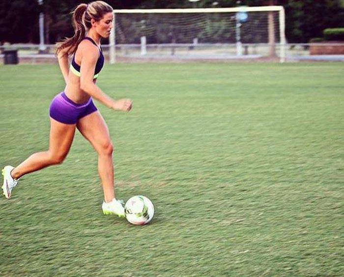 Sometimes Sexy Short Shorts Just Aren't Short Enough (34 pics)