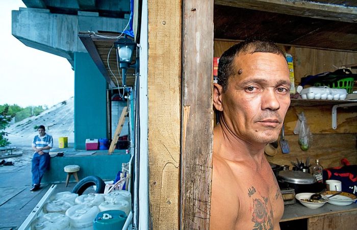Inside The Places That America's Homeless Call Home (20 pics)