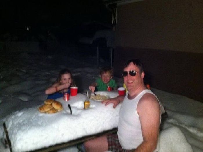 People Who Could Clearly Care Less About Cold Weather (67 pics)