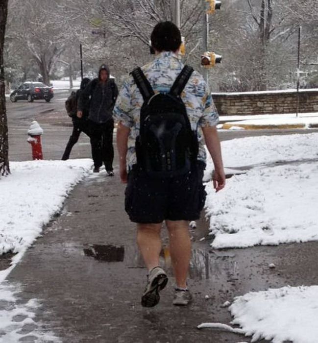 People Who Could Clearly Care Less About Cold Weather (67 pics)