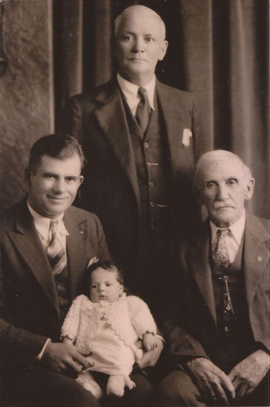 Family Portraits That Will Warm Your Heart (35 pics)