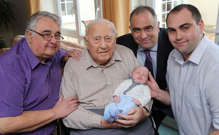 Family Portraits That Will Warm Your Heart (35 pics)