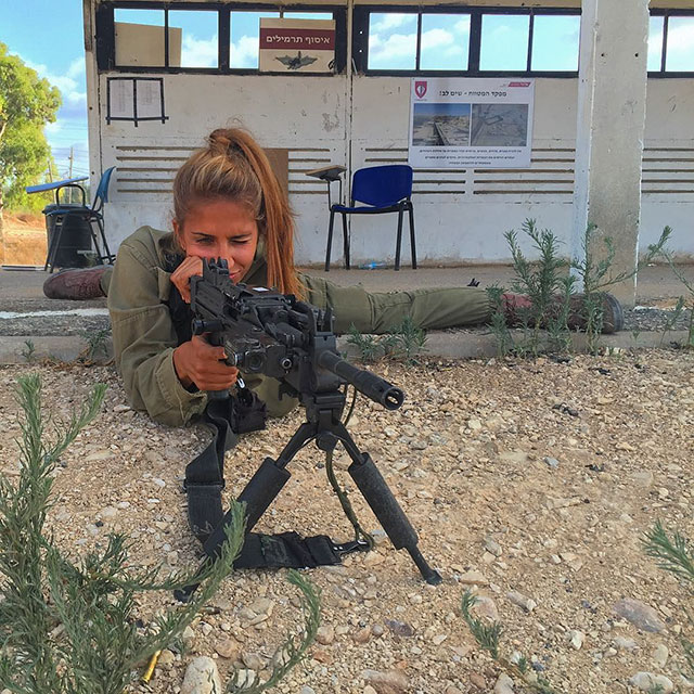 Say Hello To The Hot Women Of The Israeli Defense Force (31 pics)