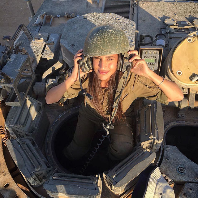 Say Hello To The Hot Women Of The Israeli Defense Force (31 pics)